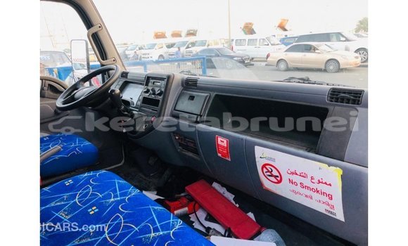 Buy Import Mitsubishi Carisma White Car in Import - Dubai in Belait Buy Import Mitsubishi Carisma White Car in Import - Dubai in Belait