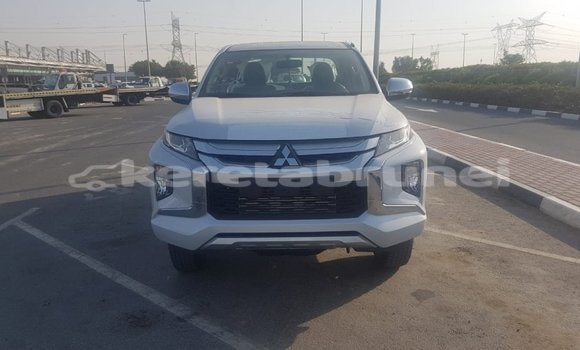 Buy Import Mitsubishi L200 White Car in Import - Dubai in Belait