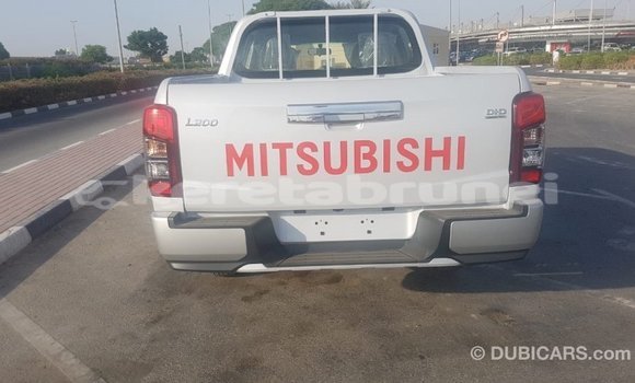 Buy Import Mitsubishi L200 White Car in Import - Dubai in Belait Buy Import Mitsubishi L200 White Car in Import - Dubai in Belait