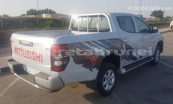 Buy Import Mitsubishi L200 White Car in Import - Dubai in Belait Buy Import Mitsubishi L200 White Car in Import - Dubai in Belait