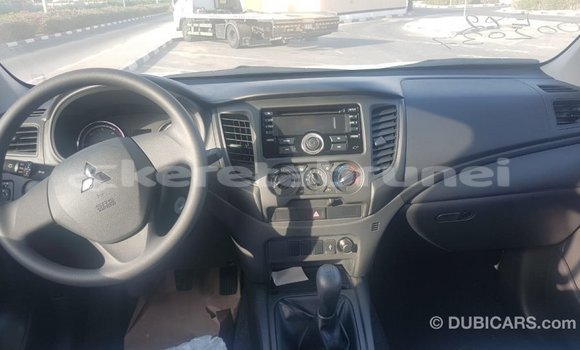 Buy Import Mitsubishi L200 White Car in Import - Dubai in Belait Buy Import Mitsubishi L200 White Car in Import - Dubai in Belait