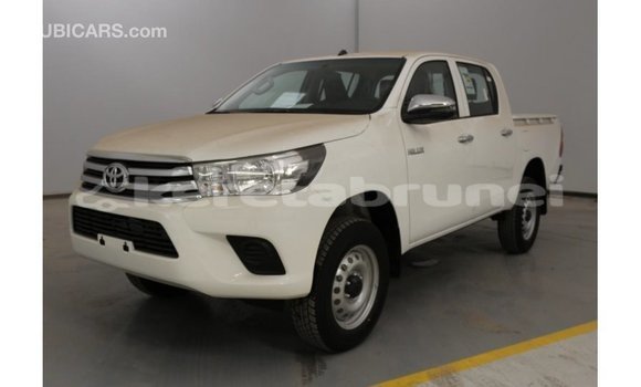 Buy Import Toyota Hilux White Car in Import - Dubai in Belait Buy Import Toyota Hilux White Car in Import - Dubai in Belait