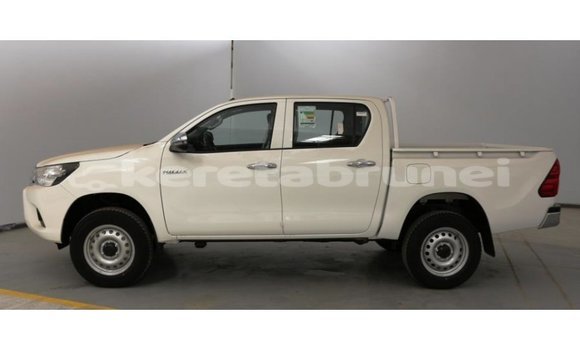 Buy Import Toyota Hilux White Car in Import - Dubai in Belait Buy Import Toyota Hilux White Car in Import - Dubai in Belait
