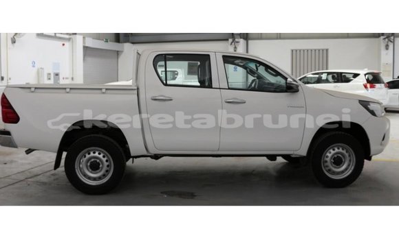 Buy Import Toyota Hilux White Car in Import - Dubai in Belait Buy Import Toyota Hilux White Car in Import - Dubai in Belait