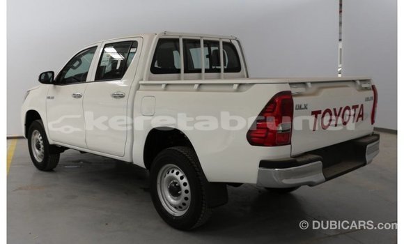 Buy Import Toyota Hilux White Car in Import - Dubai in Belait Buy Import Toyota Hilux White Car in Import - Dubai in Belait