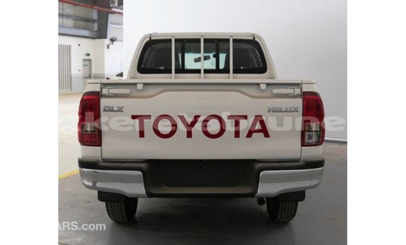 Buy Import Toyota Hilux White Car in Import - Dubai in Belait Buy Import Toyota Hilux White Car in Import - Dubai in Belait