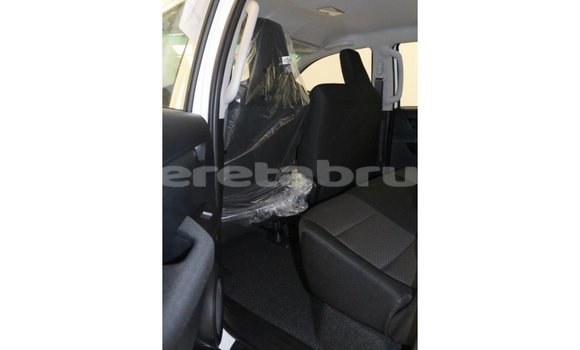 Buy Import Toyota Hilux White Car in Import - Dubai in Belait Buy Import Toyota Hilux White Car in Import - Dubai in Belait
