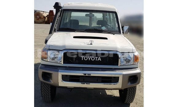 Buy Import Toyota Land Cruiser White Car in Import - Dubai in Belait
