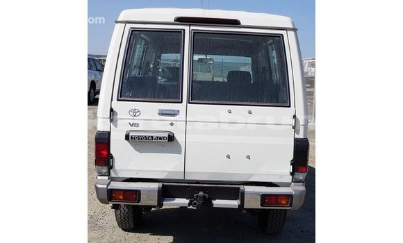 Buy Import Toyota Land Cruiser White Car in Import - Dubai in Belait Buy Import Toyota Land Cruiser White Car in Import - Dubai in Belait