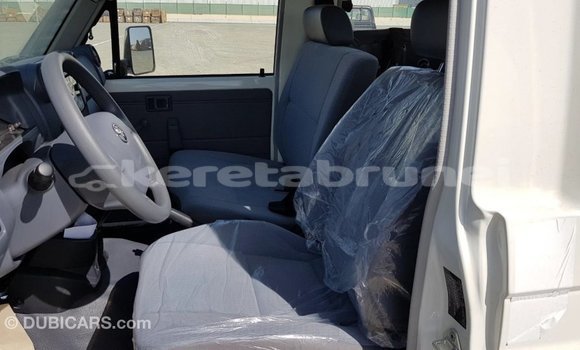 Buy Import Toyota Land Cruiser White Car in Import - Dubai in Belait Buy Import Toyota Land Cruiser White Car in Import - Dubai in Belait