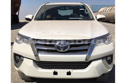 Buy Import Toyota Fortuner White Car in Import - Dubai in Belait