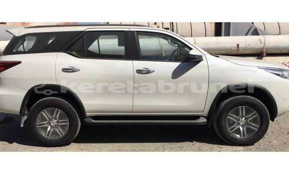 Buy Import Toyota Fortuner White Car in Import - Dubai in Belait Buy Import Toyota Fortuner White Car in Import - Dubai in Belait