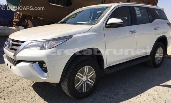 Buy Import Toyota Fortuner White Car in Import - Dubai in Belait Buy Import Toyota Fortuner White Car in Import - Dubai in Belait