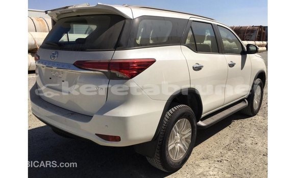 Buy Import Toyota Fortuner White Car in Import - Dubai in Belait Buy Import Toyota Fortuner White Car in Import - Dubai in Belait