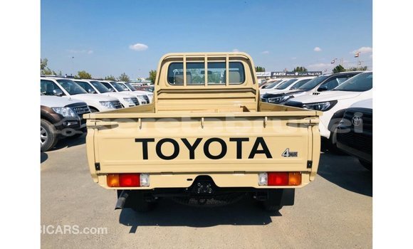 Buy Import Toyota Land Cruiser Beige Car in Import - Dubai in Belait Buy Import Toyota Land Cruiser Beige Car in Import - Dubai in Belait