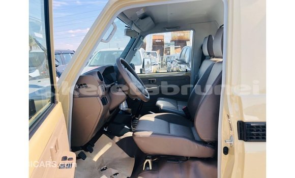 Buy Import Toyota Land Cruiser Beige Car in Import - Dubai in Belait Buy Import Toyota Land Cruiser Beige Car in Import - Dubai in Belait