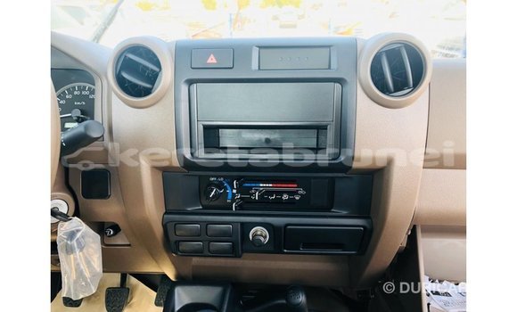 Buy Import Toyota Land Cruiser Beige Car in Import - Dubai in Belait Buy Import Toyota Land Cruiser Beige Car in Import - Dubai in Belait