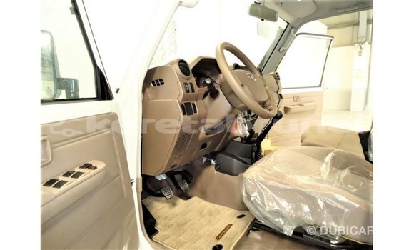 Buy Import Toyota Land Cruiser White Car in Import - Dubai in Belait Buy Import Toyota Land Cruiser White Car in Import - Dubai in Belait