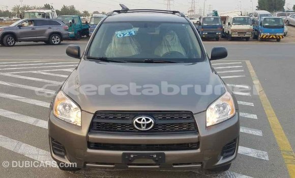 Buy Import Toyota HiAce Brown Truck in Import - Dubai in Belait Buy Import Toyota HiAce Brown Truck in Import - Dubai in Belait