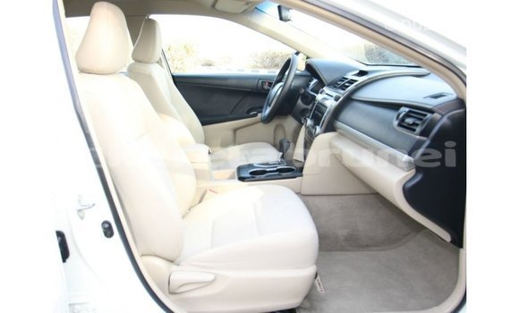 Buy Import Toyota Camry White Car in Import - Dubai in Belait Buy Import Toyota Camry White Car in Import - Dubai in Belait