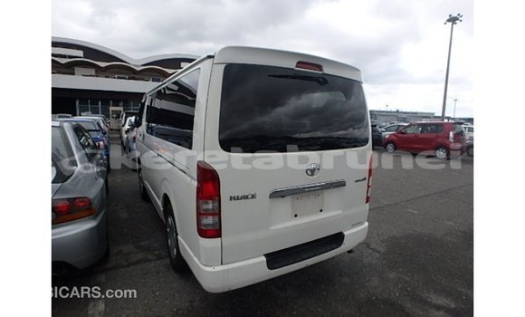 Buy Import Toyota Hiace White Car in Import - Dubai in Belait Buy Import Toyota Hiace White Car in Import - Dubai in Belait
