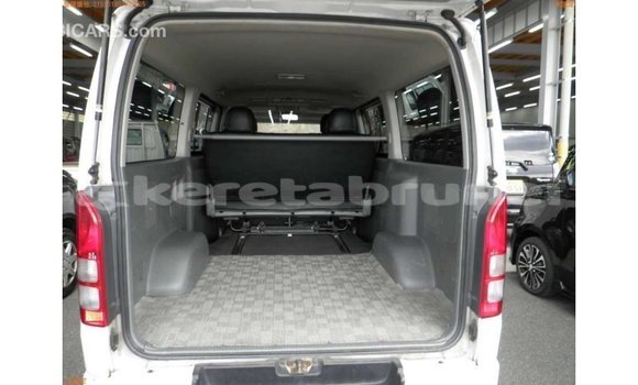 Buy Import Toyota Hiace White Car in Import - Dubai in Belait Buy Import Toyota Hiace White Car in Import - Dubai in Belait
