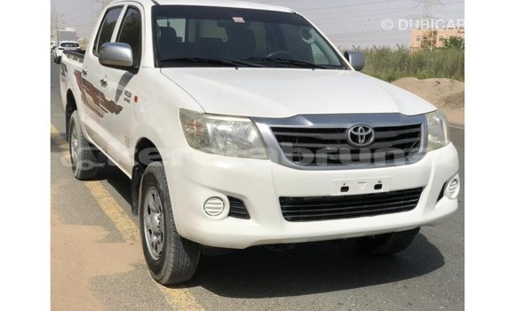 Buy Import Toyota Hilux White Car in Import - Dubai in Belait Buy Import Toyota Hilux White Car in Import - Dubai in Belait