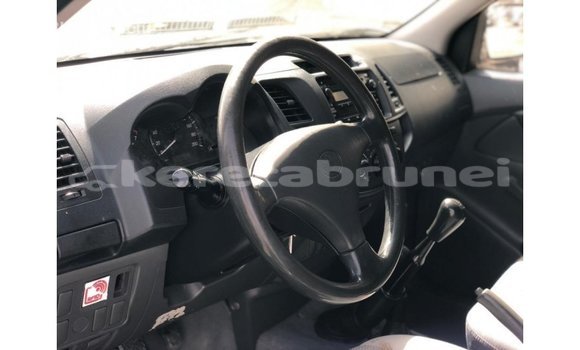 Buy Import Toyota Hilux White Car in Import - Dubai in Belait Buy Import Toyota Hilux White Car in Import - Dubai in Belait