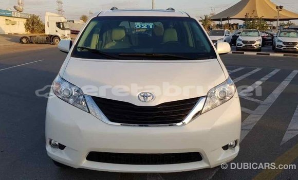 Buy Import Toyota Sienna White Car in Import - Dubai in Belait Buy Import Toyota Sienna White Car in Import - Dubai in Belait