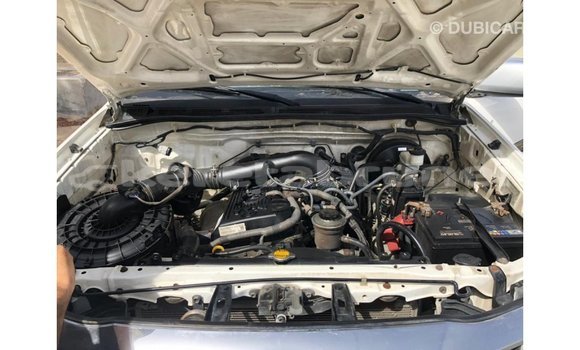 Buy Import Toyota Hilux White Car in Import - Dubai in Belait Buy Import Toyota Hilux White Car in Import - Dubai in Belait