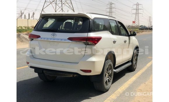 Buy Import Toyota Fortuner White Car in Import - Dubai in Belait Buy Import Toyota Fortuner White Car in Import - Dubai in Belait