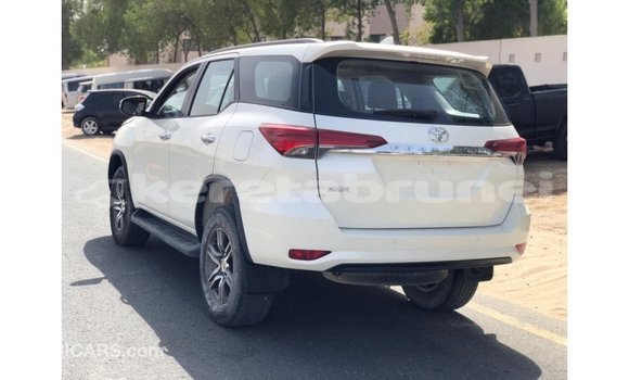 Buy Import Toyota Fortuner White Car in Import - Dubai in Belait Buy Import Toyota Fortuner White Car in Import - Dubai in Belait