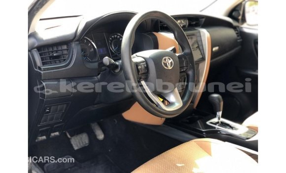 Buy Import Toyota Fortuner White Car in Import - Dubai in Belait Buy Import Toyota Fortuner White Car in Import - Dubai in Belait