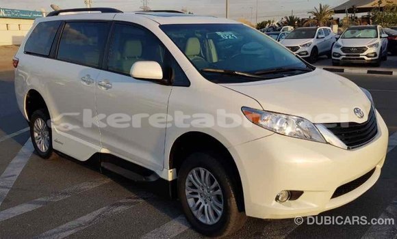 Buy Import Toyota Sienna White Car in Import - Dubai in Belait Buy Import Toyota Sienna White Car in Import - Dubai in Belait
