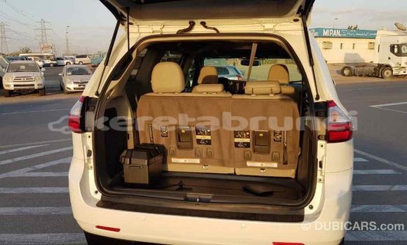 Buy Import Toyota Sienna White Car in Import - Dubai in Belait Buy Import Toyota Sienna White Car in Import - Dubai in Belait