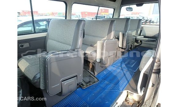 Buy Import Nissan Caravan White Car in Import - Dubai in Belait Buy Import Nissan Caravan White Car in Import - Dubai in Belait