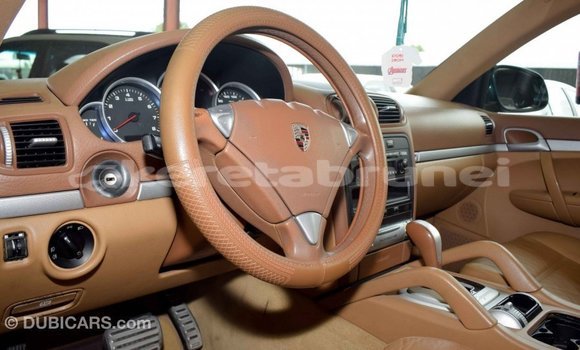 Buy Import Porsche Cayenne Green Car in Import - Dubai in Belait Buy Import Porsche Cayenne Green Car in Import - Dubai in Belait