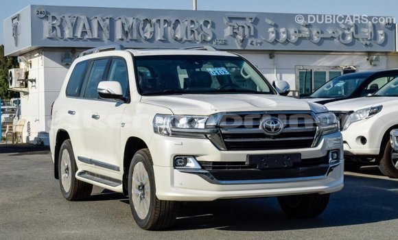 Buy Import Toyota Land Cruiser White Car in Import - Dubai in Belait Buy Import Toyota Land Cruiser White Car in Import - Dubai in Belait