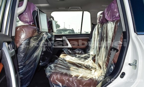 Buy Import Toyota Land Cruiser White Car in Import - Dubai in Belait Buy Import Toyota Land Cruiser White Car in Import - Dubai in Belait