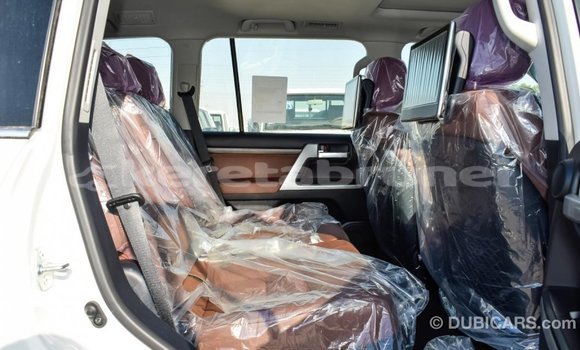 Buy Import Toyota Land Cruiser White Car in Import - Dubai in Belait Buy Import Toyota Land Cruiser White Car in Import - Dubai in Belait