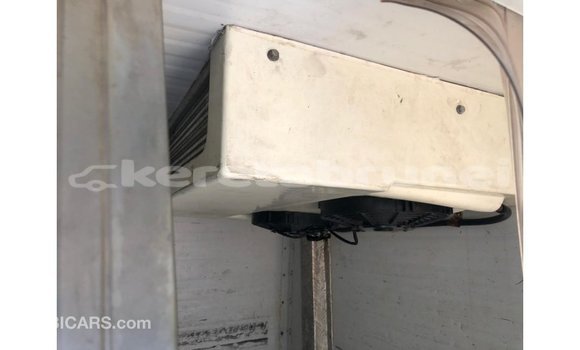 Buy Import Toyota Hiace White Car in Import - Dubai in Belait Buy Import Toyota Hiace White Car in Import - Dubai in Belait