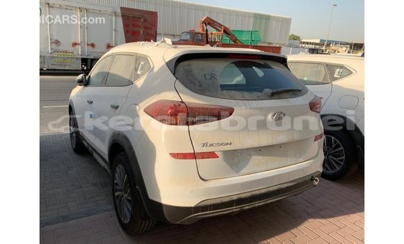 Buy Import Hyundai Tucson White Car in Import - Dubai in Belait Buy Import Hyundai Tucson White Car in Import - Dubai in Belait