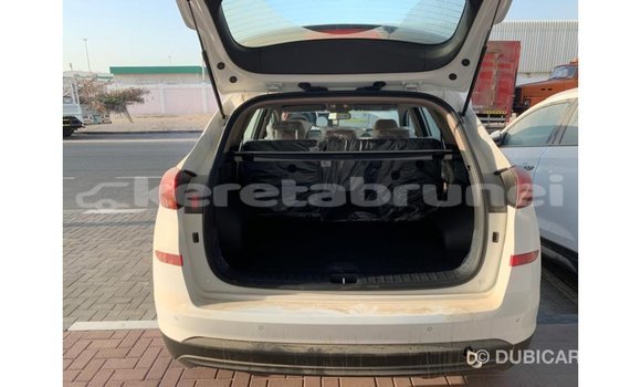 Buy Import Hyundai Tucson White Car in Import - Dubai in Belait Buy Import Hyundai Tucson White Car in Import - Dubai in Belait