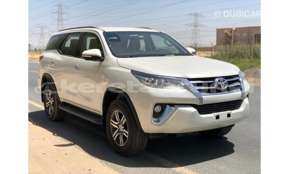 Buy Import Toyota Fortuner White Car in Import - Dubai in Belait Buy Import Toyota Fortuner White Car in Import - Dubai in Belait