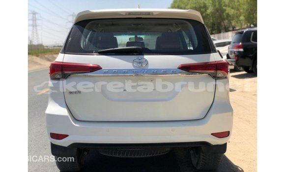 Buy Import Toyota Fortuner White Car in Import - Dubai in Belait Buy Import Toyota Fortuner White Car in Import - Dubai in Belait