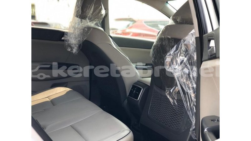 Big with watermark kia sportage belait import dubai 4408