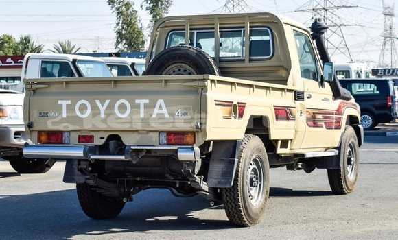 Buy Import Toyota Land Cruiser Beige Car in Import - Dubai in Belait Buy Import Toyota Land Cruiser Beige Car in Import - Dubai in Belait