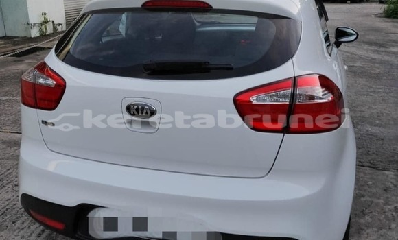 Buy Used Kia Rio White Car in Bandar Seri Begawan in Brunei-Muara Buy Used Kia Rio White Car in Bandar Seri Begawan in Brunei-Muara