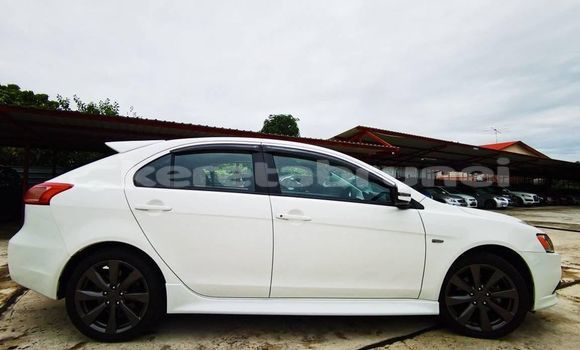 Buy Used Mitsubishi Galant White Car in Bandar Seri Begawan in Brunei-Muara Buy Used Mitsubishi Galant White Car in Bandar Seri Begawan in Brunei-Muara