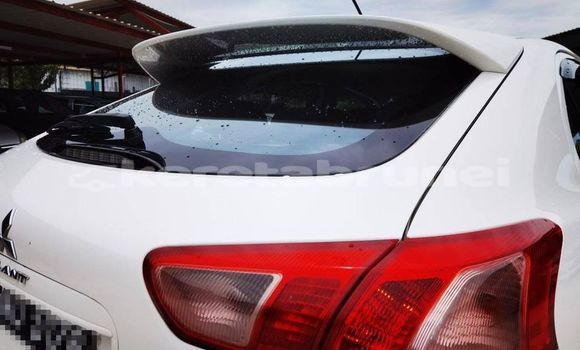 Buy Used Mitsubishi Galant White Car in Bandar Seri Begawan in Brunei-Muara Buy Used Mitsubishi Galant White Car in Bandar Seri Begawan in Brunei-Muara